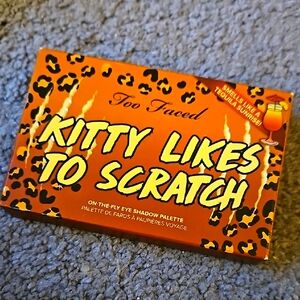 Too Faced - Kitty Likes To Scratch eyeshadow palette